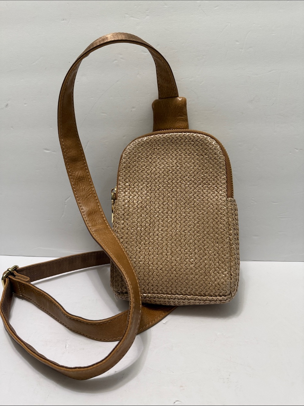 Inicat Small Woven Crossbody Sling Bag in Tan